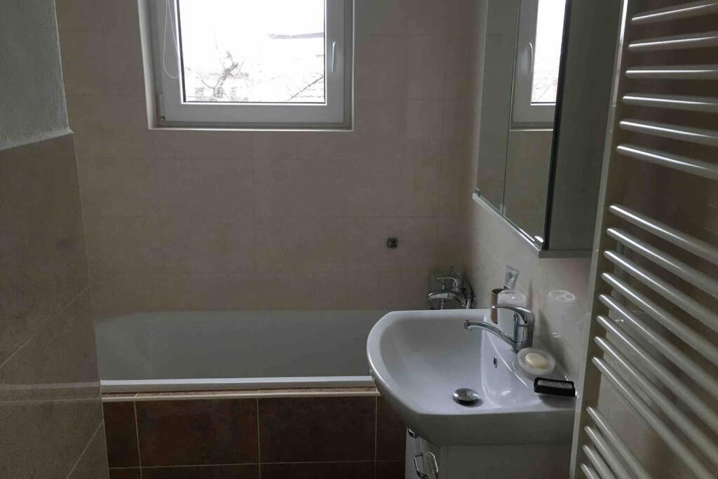 Family Apartment With Garden And Parking Spot Ceske Budejovice Buitenkant foto
